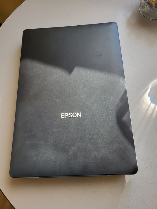 Epson skaner Perfection V19