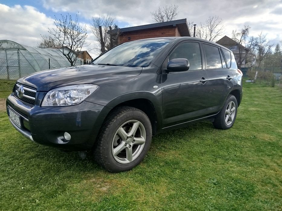 TOYOTA RAV4 4X4 Benzyna