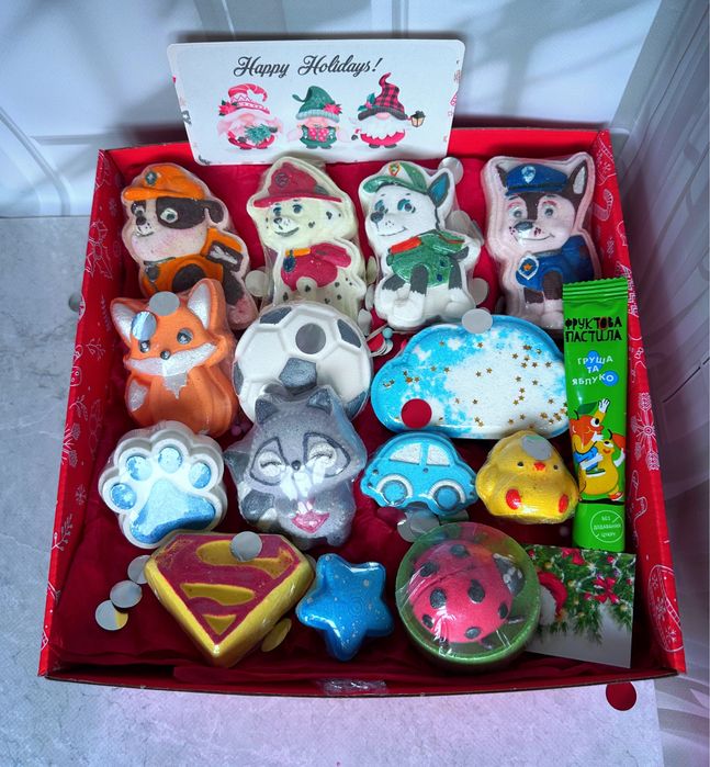 Новорічний подарунковий набір для дорослих та дітей шипучі бомбочки