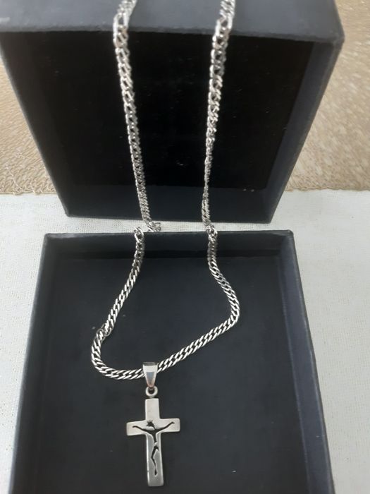 Srebrny łańcuch z krzyżykiem 55cm
