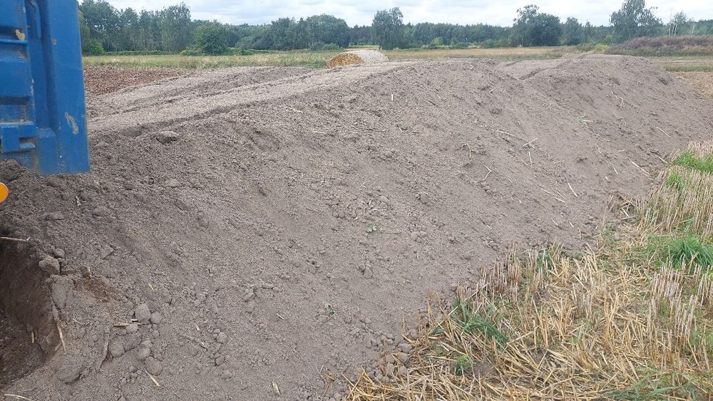 Ziemia polna na ogród, na podniesie terenu.