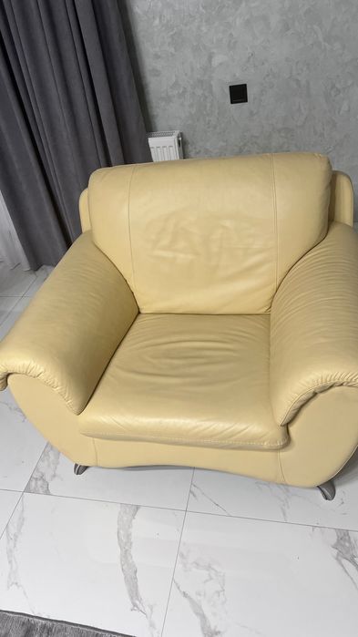 Продам шкіряний не розкладний набір меблів:1-2-3