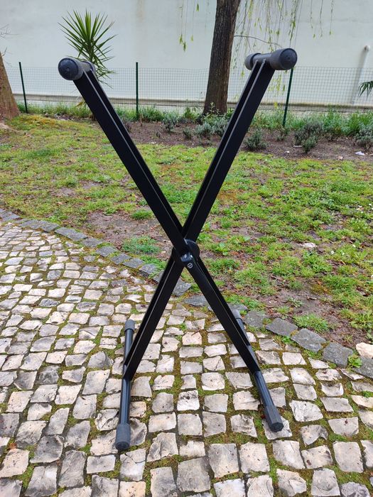 Suporte de teclado K&M 18993 (até 50kg) em excelente estado