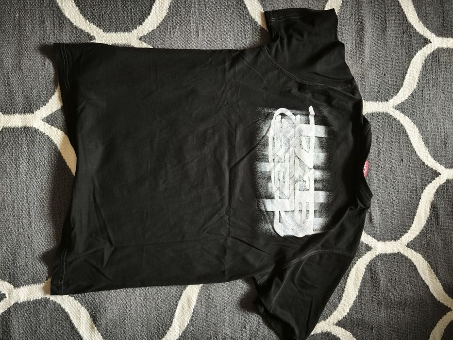 T-shirt Diesel T-Just model tamanho L em bom estado 
Tamanho L
Tem alg
