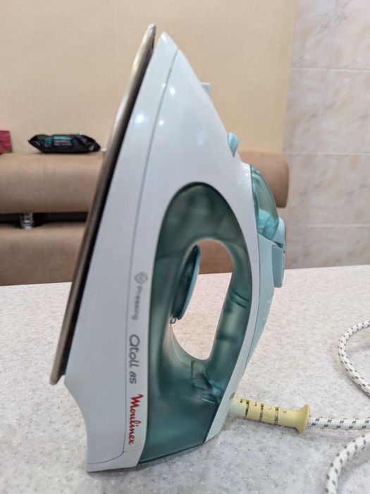 Праска. Утюг Moulinex