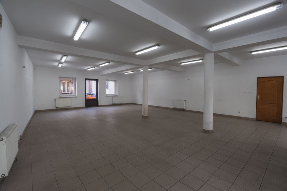 Lokal handlowo-usługowy 120 m², Proszowice, Mały Rynek
