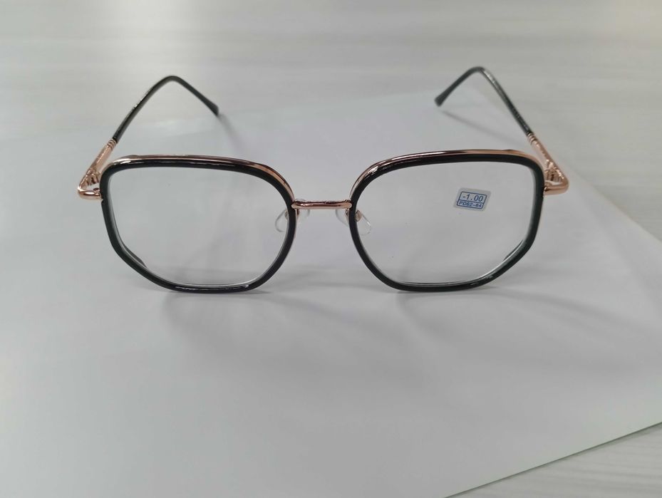 Окуляри для близорукості, дуже гарні компактні є -1