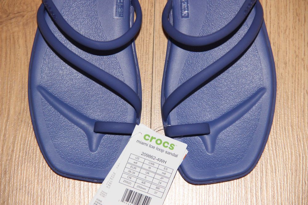 Жіночі сандалі в'єтнамки Crocs Miami Toe Loop sandal W8, W9 крокс нові