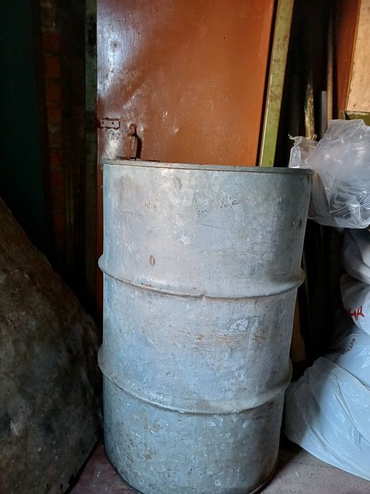 Продам бочку 200 літрів