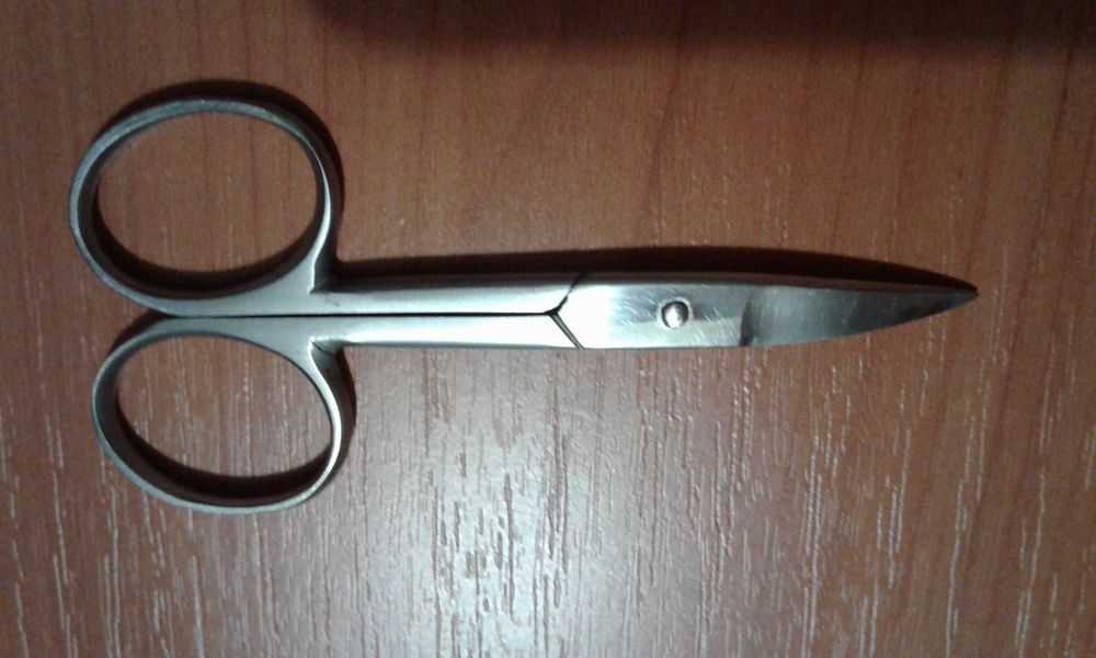 Манікюрний інструмент для чищення нігтів і кутикули