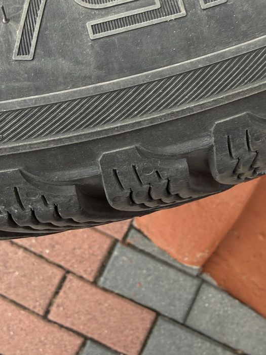 Nokian opony zimowe 215 55 R18