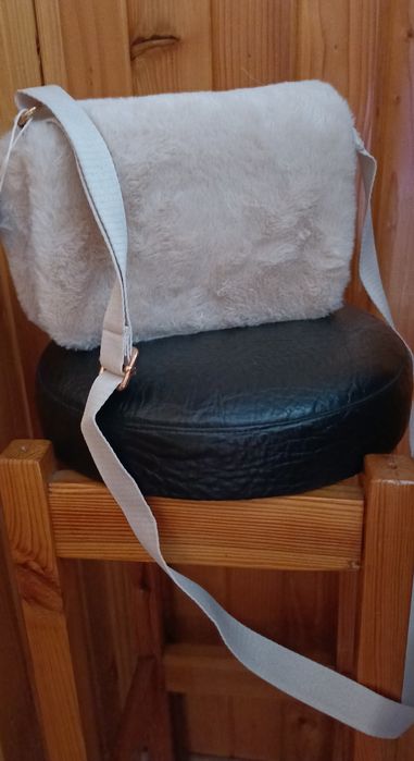 Zimowa beżowa torebka futerko-nowa