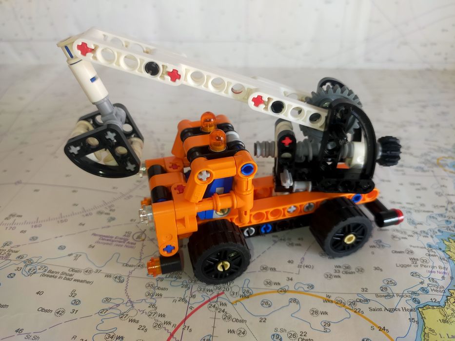 LEGO 42088 cherry picker