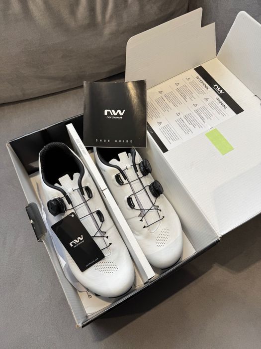 Шосейні велотуфлі Northwave Revolution Wide white/black / Розмір 43-44 (28см)