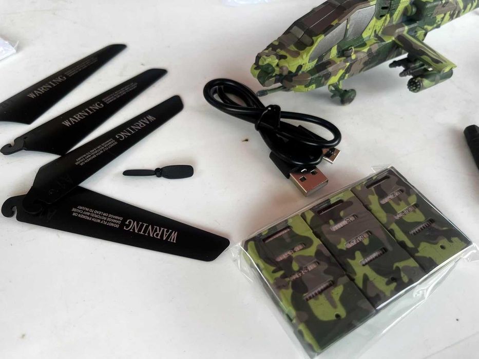 SELADO  Helicóptero RC Telecomandado com Luzes LED – Até 40 Min de Voo