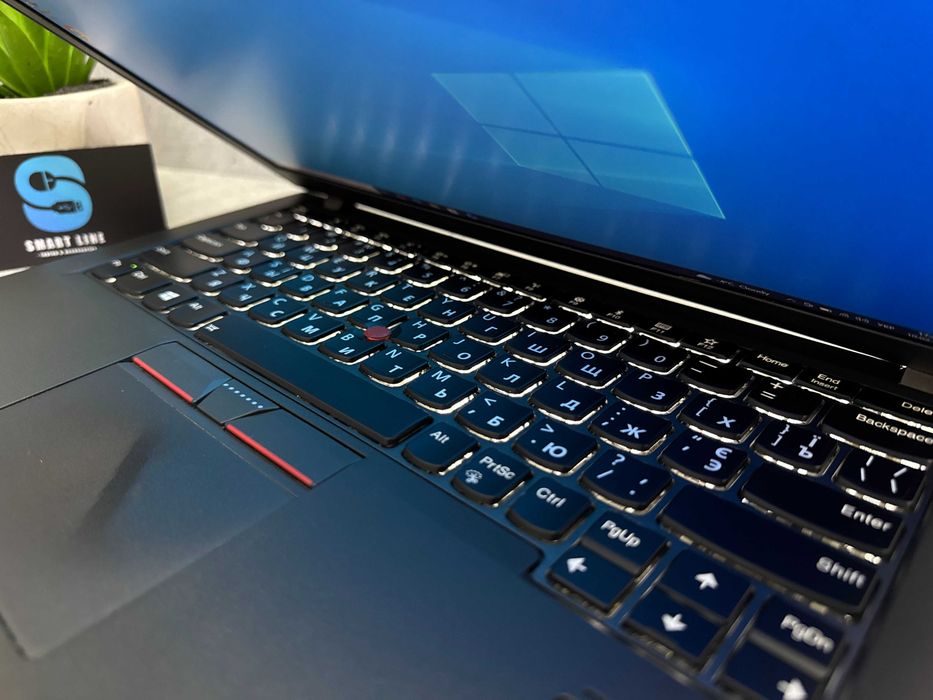 Бюджетний ноутбук Lenovo X270/12.5"/i5-6300u/8gb ddr4