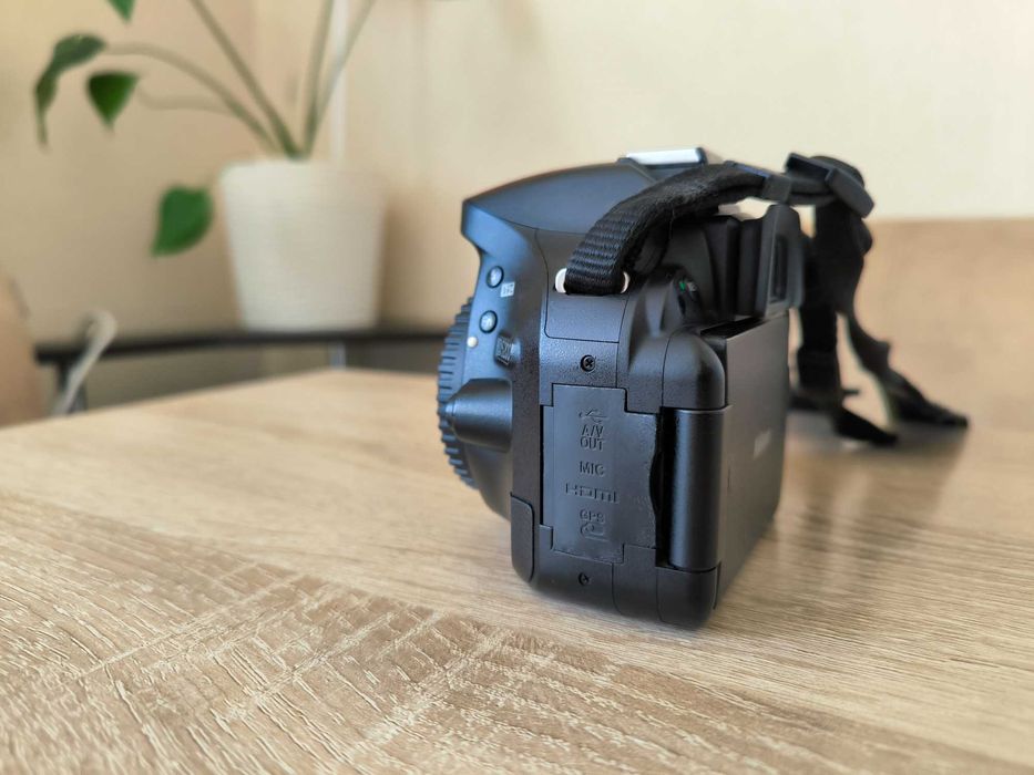 Nikon D5200 body ! Отличное состояние !