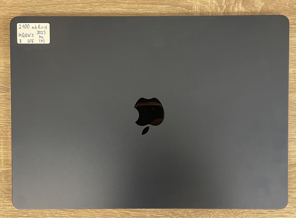 820$ MacBook Air 15" 2023 MQKW3 M2 / 8 GB / 256gb SSD