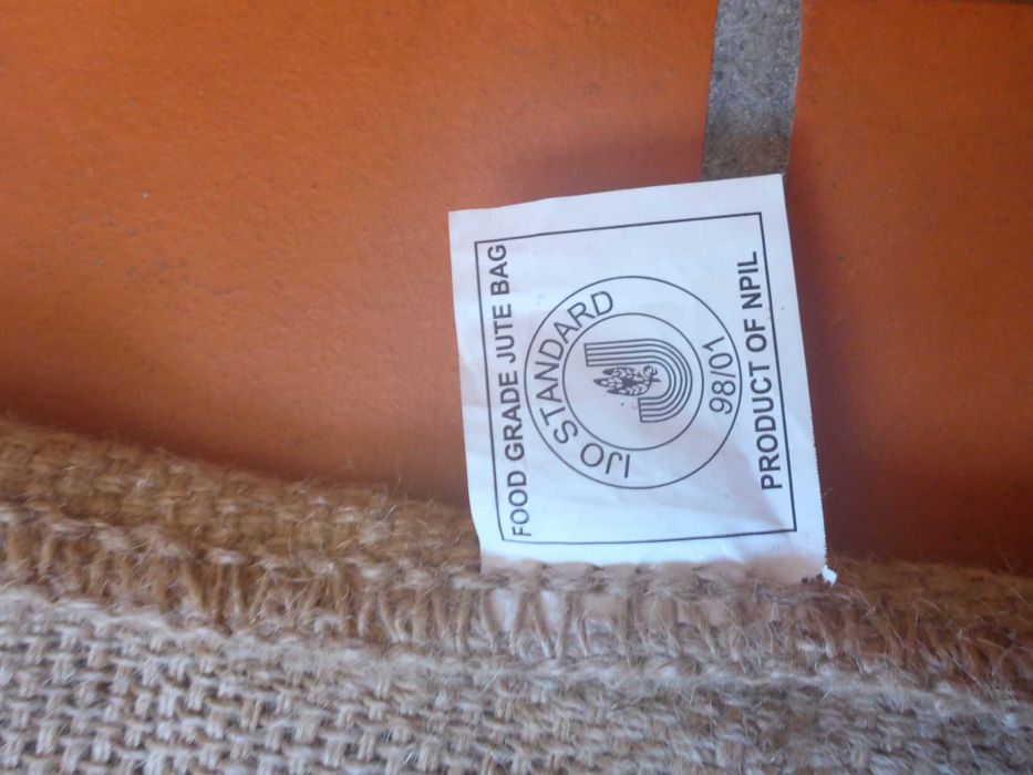 Dois sacos usados de serapilheira juta natural - transporte de café