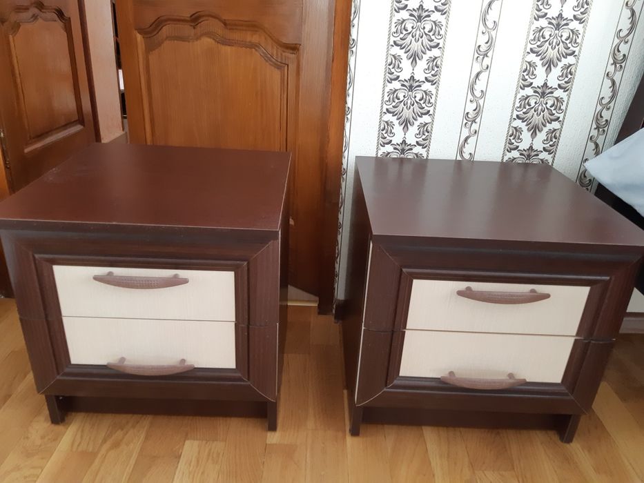 Приліжкові тумбочки