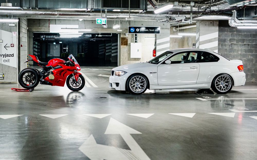 BMW 1M