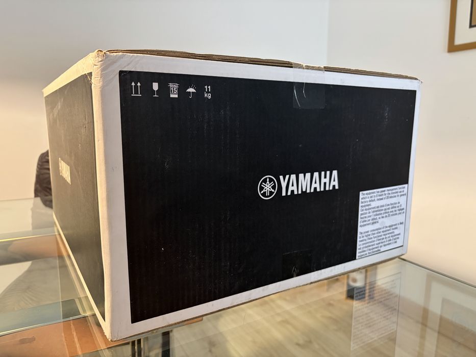 Amplificador Yamaha RX-V4A 5.2 Novo na caixa. Por abrir com factura