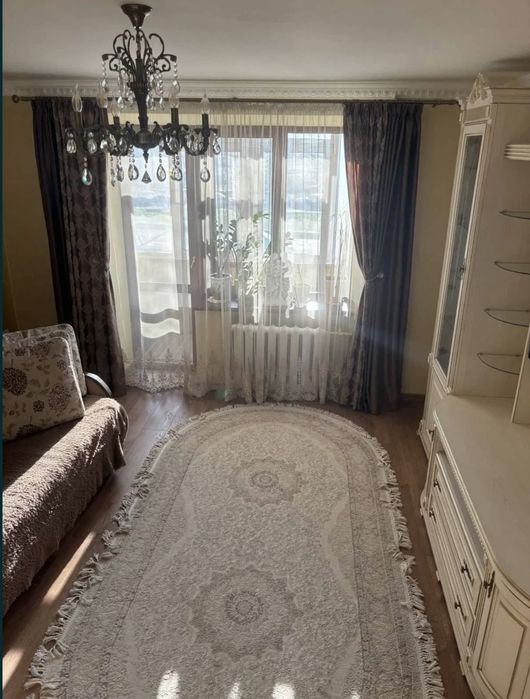 Продаж 2-кім. квартири з капітальним ремонтом у цегляному в. Стрийська