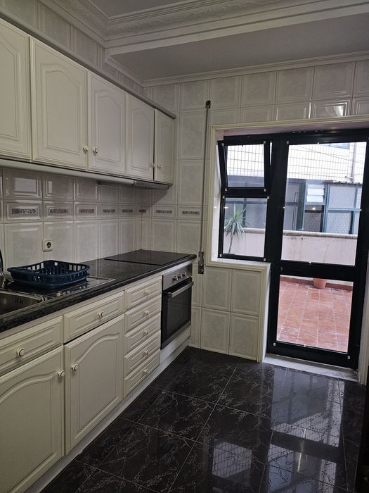 Arrendo quartos em casa partilhada
