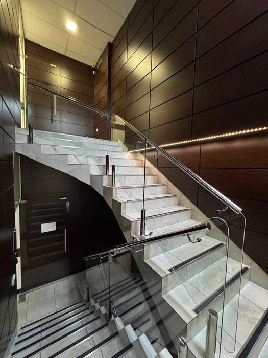 Здається ОФІС в центрі міста  по вул. Героїв Майдану. Світло завжди є!