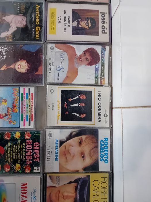 Conjunto de 37 Cassetes de Música Portuguesa/Outras