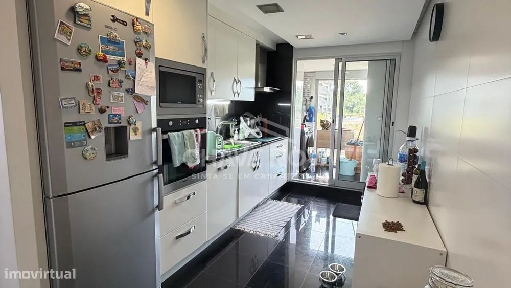 APARTAMENTO T2 | CANIDELO | 103 M² | VARANDA 5,60 M² | BOX 17,50 M² |