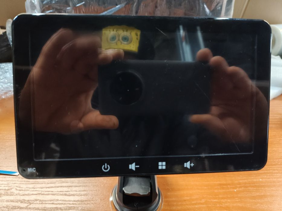 Nowa kamera cofania z wyświetlaczem