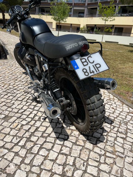 Moto Guzzi V7 Stone, excelente estado, à venda em Lagos