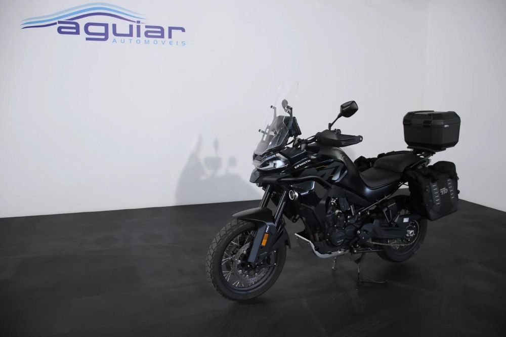 CF Moto 800MT Explore -