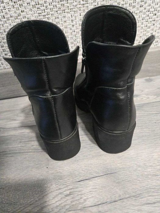 Жіночі демісезонні ботинки