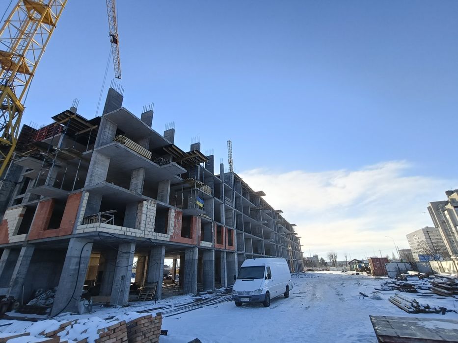 Комерція в ЖК «Атоміум».