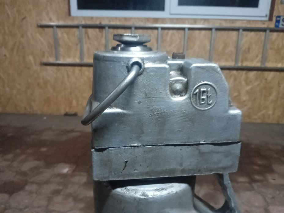 Podnośnik PRL 1.6 t