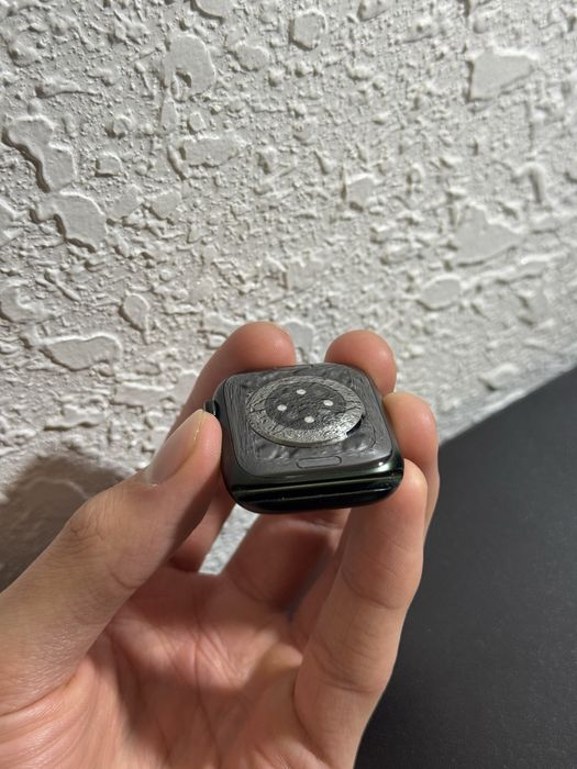 Apple Watch s7 green