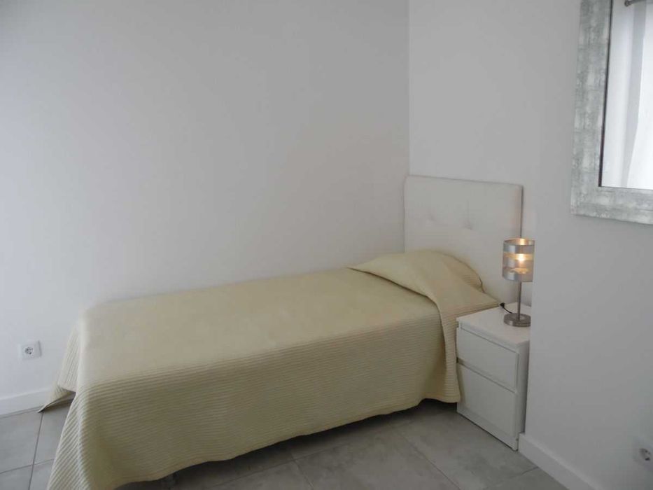 CASA BELLA VISTA -T2, pé p/praia, CENTRAL e estacionamento - QUARTEIRA
