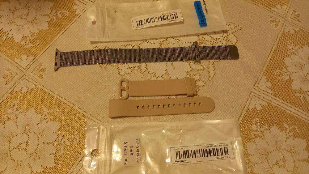 Duas pulseiras para relogio ( novas, nunca usadas)