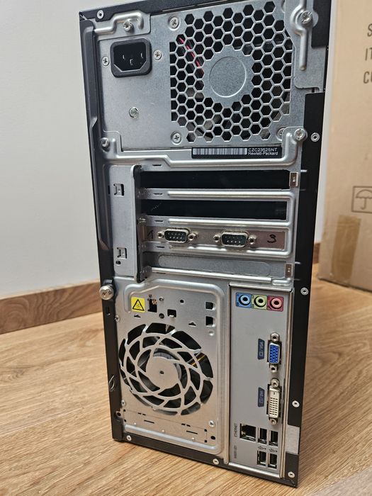 Komputer HP i7/8GB/HDD 500GB WIN7