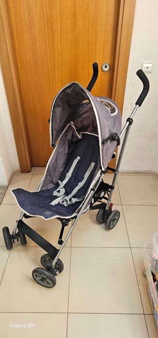Carrinho de Bebé ( em bom estado )