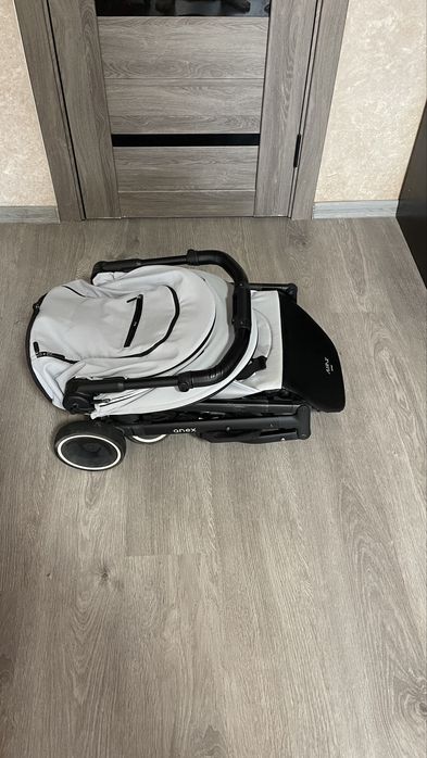 Прогулянкова коляска Anex Air X