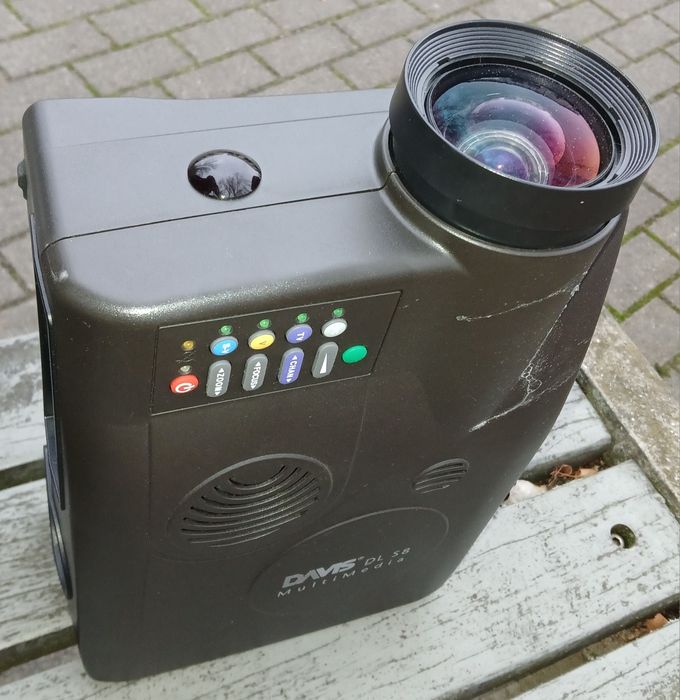 Davis DLS8 projektor