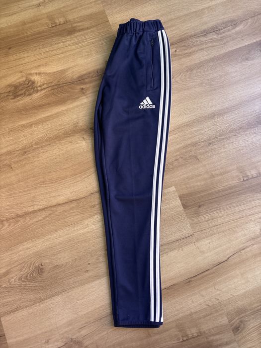 Roupa desporto 12-14 anos como nova