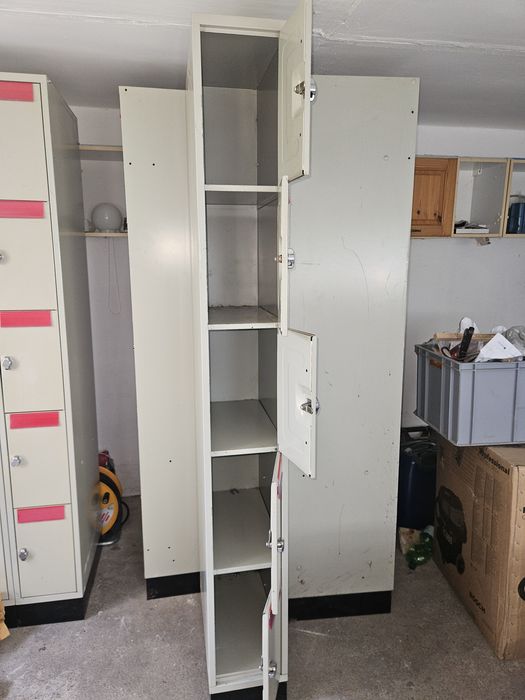 Szafka metalowa używana