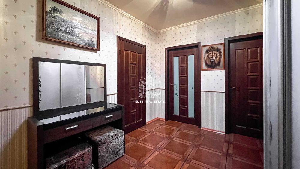 Продажа 3к.кв. 81м2, 4й этаж, Анны Ахматовой 15, метро Позняки