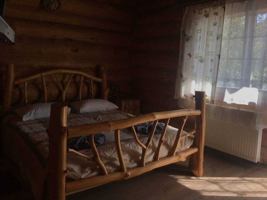 Великий дерев’яний будинок у самому серці Східниці   Гори Карпати
