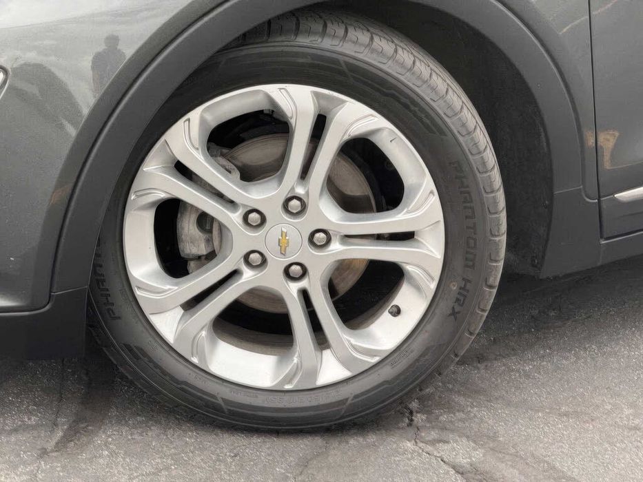 Chevrolet Bolt EV      2021