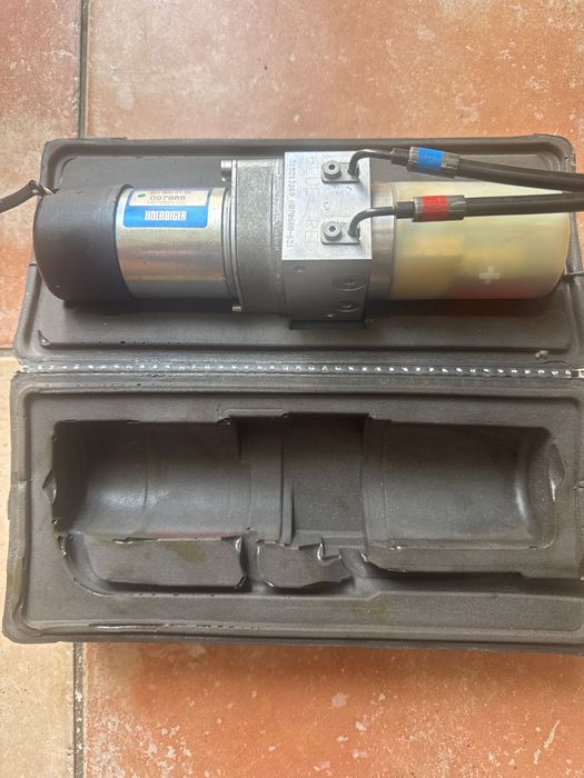 Bomba hidraulica Mercedes W221
